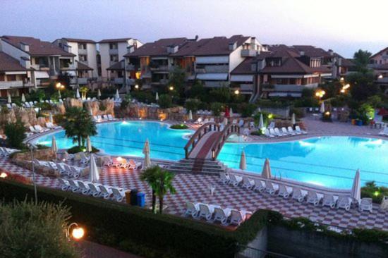 Apartment With Garden And Grill - Green Residence Sirmione Desenzano del Garda Eksteriør bilde