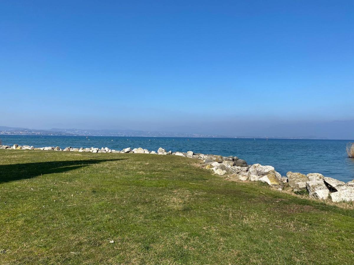 Apartment With Garden And Grill - Green Residence Sirmione Desenzano del Garda Eksteriør bilde