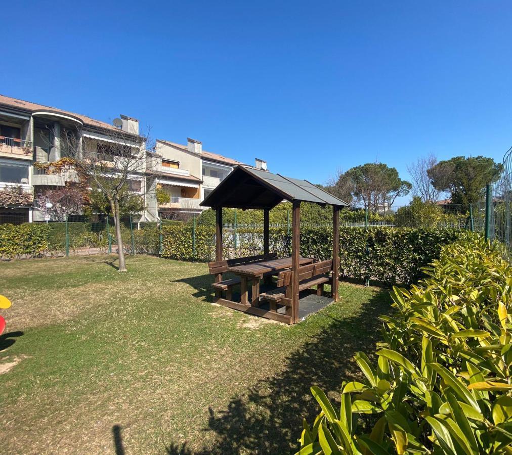 Apartment With Garden And Grill - Green Residence Sirmione Desenzano del Garda Eksteriør bilde