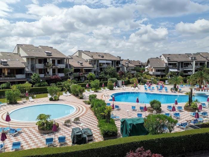 Apartment With Garden And Grill - Green Residence Sirmione Desenzano del Garda Eksteriør bilde