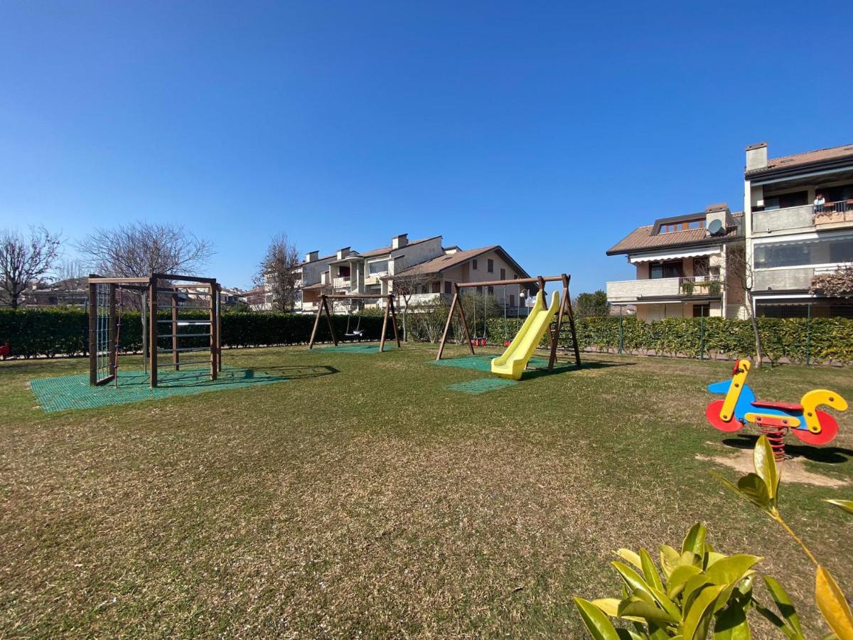 Apartment With Garden And Grill - Green Residence Sirmione Desenzano del Garda Eksteriør bilde