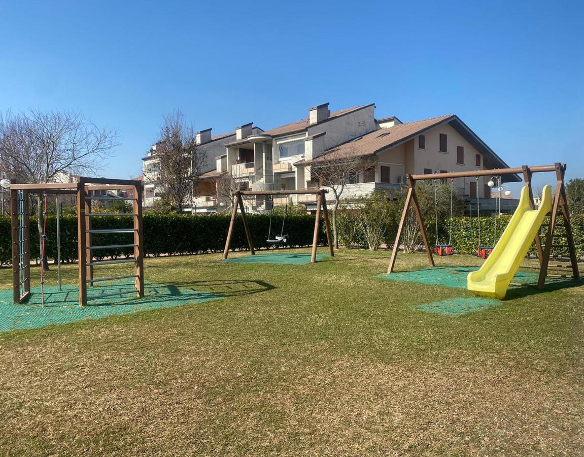 Apartment With Garden And Grill - Green Residence Sirmione Desenzano del Garda Eksteriør bilde
