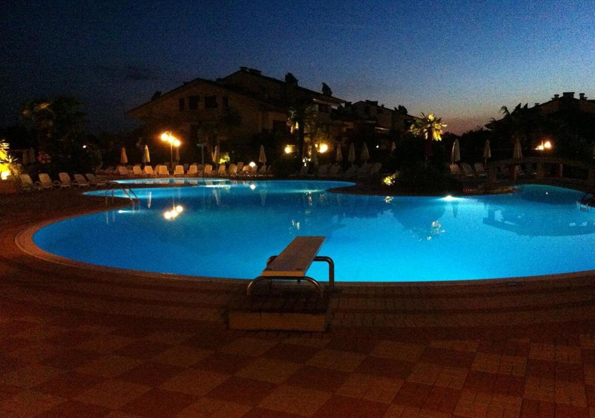 Apartment With Garden And Grill - Green Residence Sirmione Desenzano del Garda Eksteriør bilde