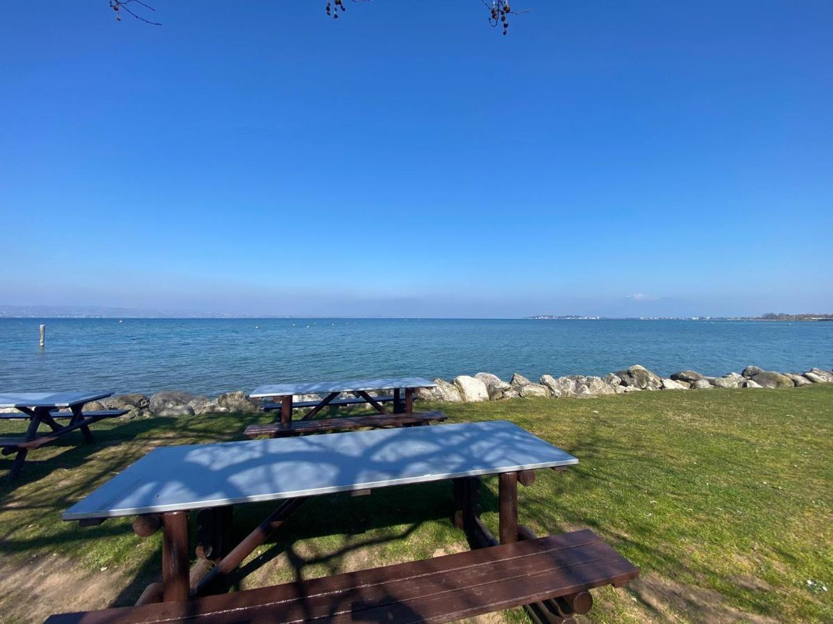Apartment With Garden And Grill - Green Residence Sirmione Desenzano del Garda Eksteriør bilde