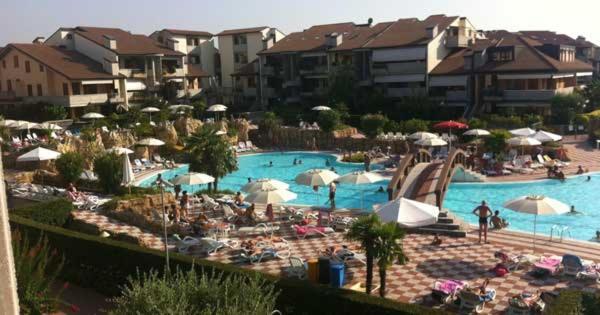 Apartment With Garden And Grill - Green Residence Sirmione Desenzano del Garda Eksteriør bilde